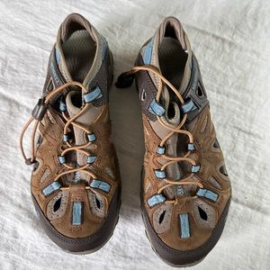Merrell sandals size 7.